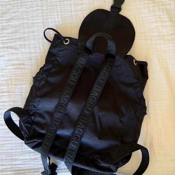 BAGGU Sport Drawstring Backpack in Black main image 4